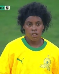 马梅洛迪日落女足球员走红网络，长相酷似罗纳尔迪尼奥