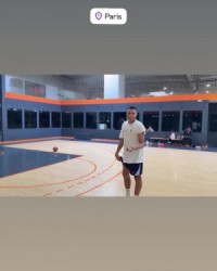 神龟尖叫！姆巴佩挑战连进3个3分球，梅开二度后戴帽失败痛苦大喊