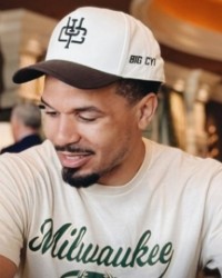 开云体育-必须严查雄鹿和25岁科尔-安东尼签约2年不到570万 非一年合同