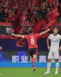 开云体育-一场1-4溃败，卫冕冠军欲哭无泪，揪出2大水货，最惨烈争冠诞生