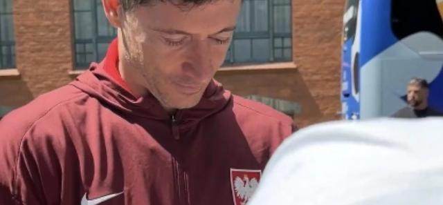 1719272461861037503.jpg laiwan.jpg